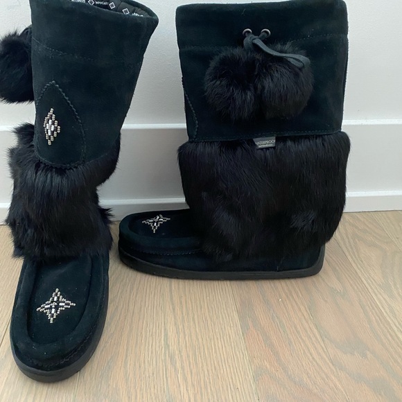 Manitobah Mukluks Waterproof Snowy Owl size 7 - Picture 2 of 5